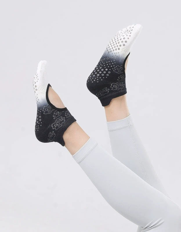 Silicone grip bottom non slip yoga socks for women