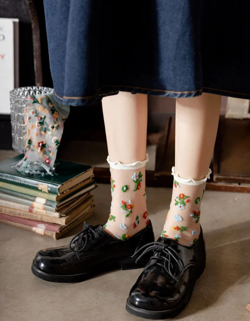 3 Pairs Vintage Flower Embroidery Transparent Socks - Islinen
