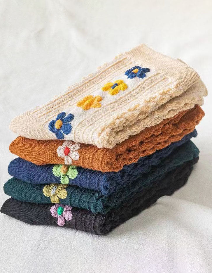 Soft breathable everyday socks for women floral design