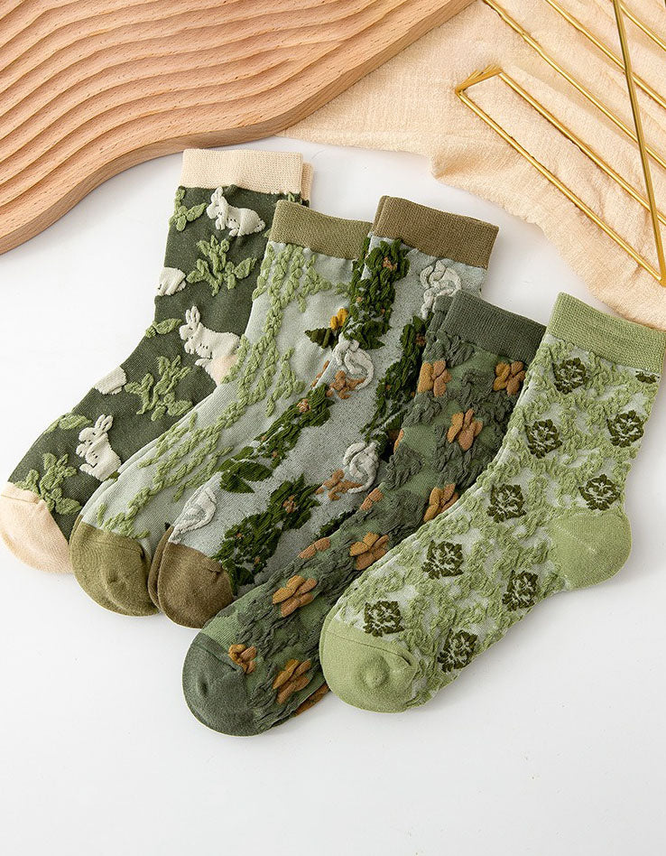 Vintage style ankle socks with floral patterns for women