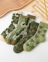 Vintage style ankle socks with floral patterns for women