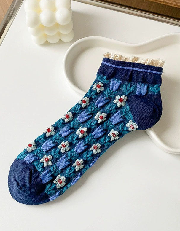Soft Flower Knit Socks – Cozy & Decorative Crew Socks