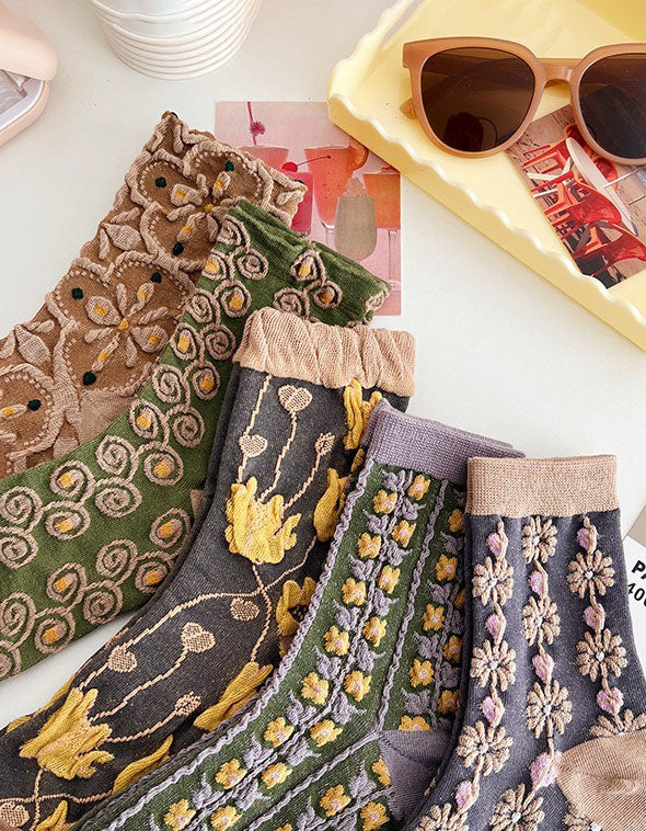 Women’s Aesthetic Floral Socks – Soft Cotton Cute Socks Pack