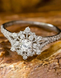 Women's Handmade Elegant Christmas Snowflake Ring