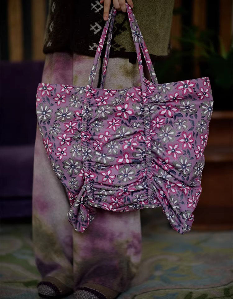 Women’s floral print tote bag close up detail