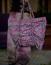 Women’s floral print tote bag close up detail