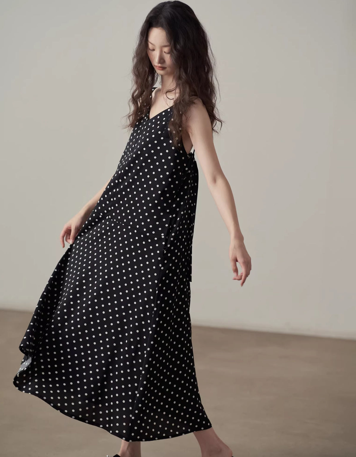 Elegant casual polka dot dress women minimalist style