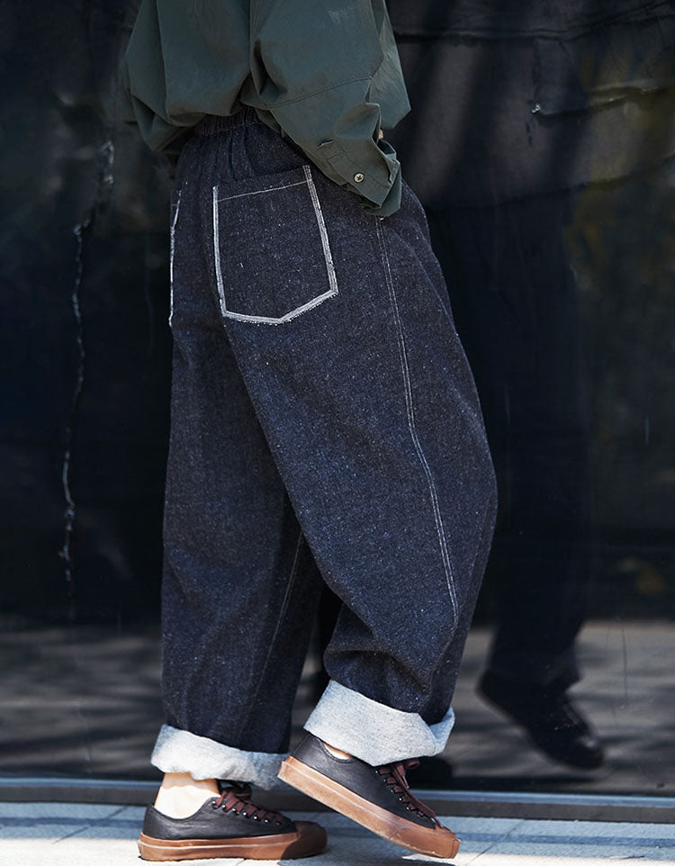 Comfortable wide-leg denim pants women side view