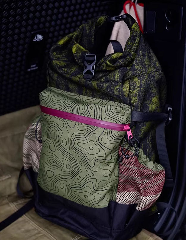 compact outdoor daypack with front zip pocket