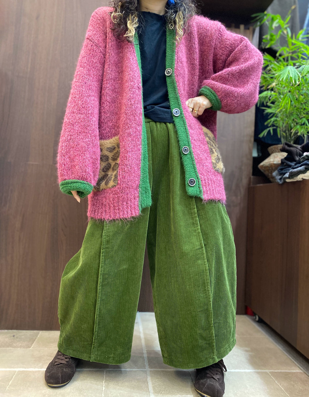 Fuzzy leopard print patch pocket on pink knit cardigan