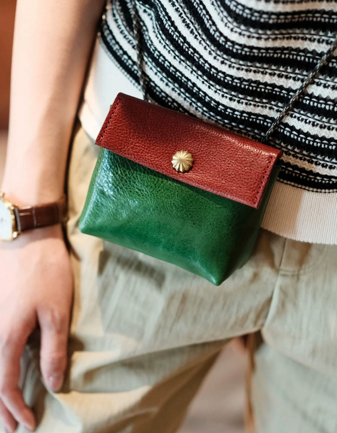 Retro Two Tone Leather Crossbody Coin Purse for Women