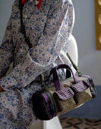 Rustic winter handbag for casual outfits