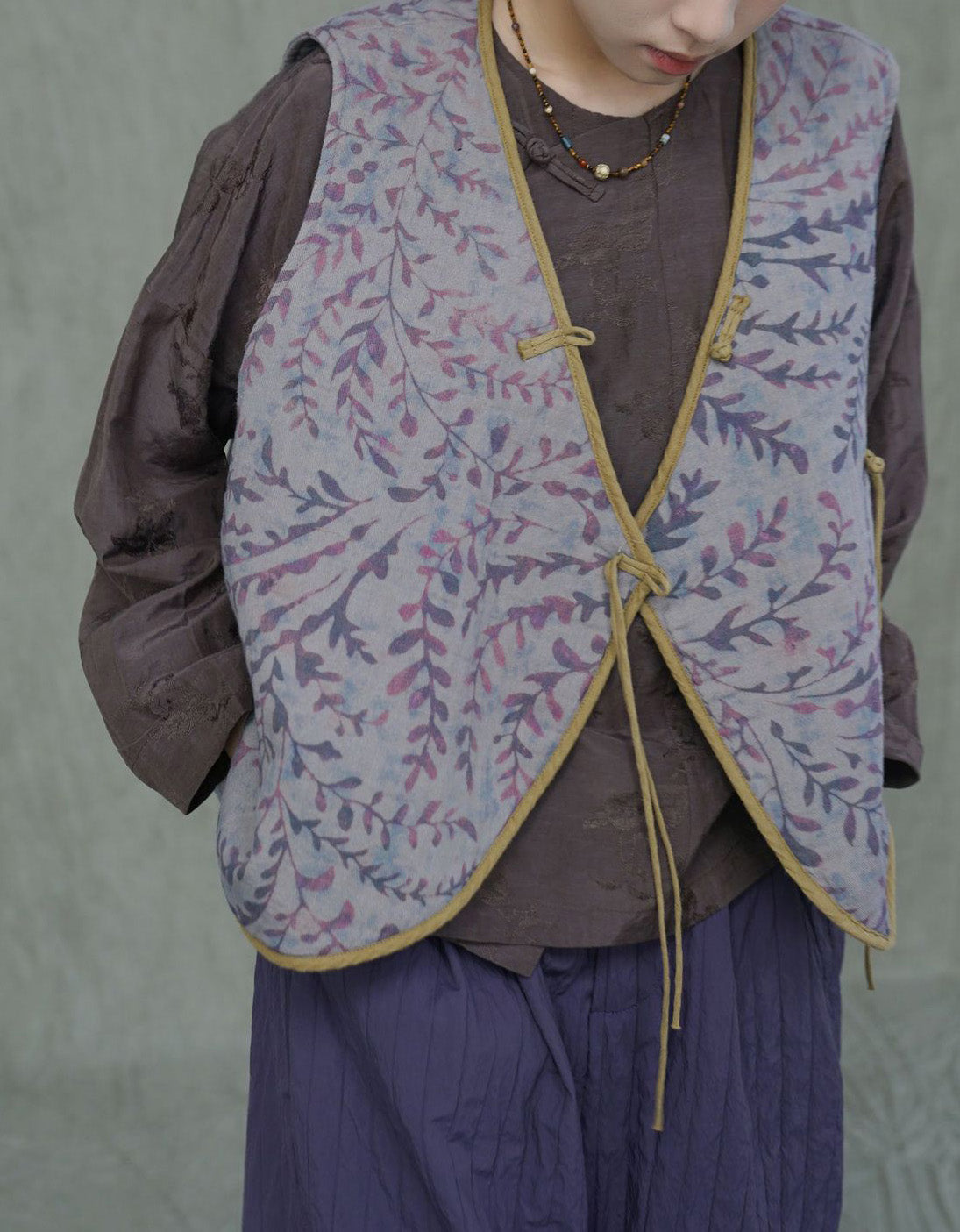 Slant-Breasted Loose Vintage Floral Cotton Vest