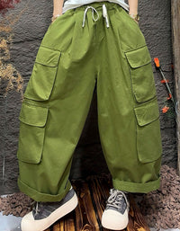 Casual outfit with green cargo trousers and relaxed fit design