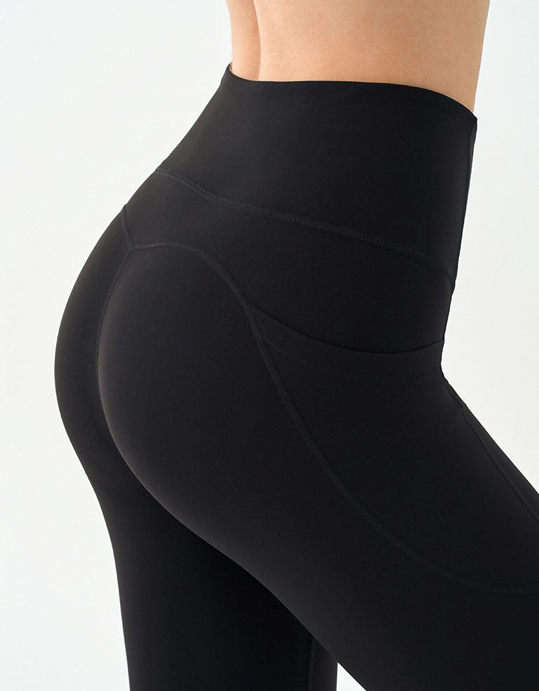 Women’s athleisure leggings with phone pocket black