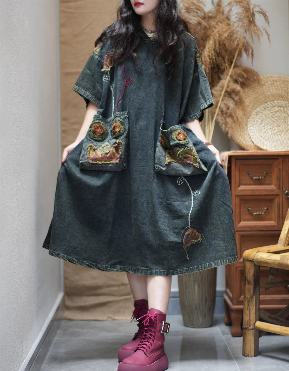 Boho cotton midi dress with embroidered patch pockets