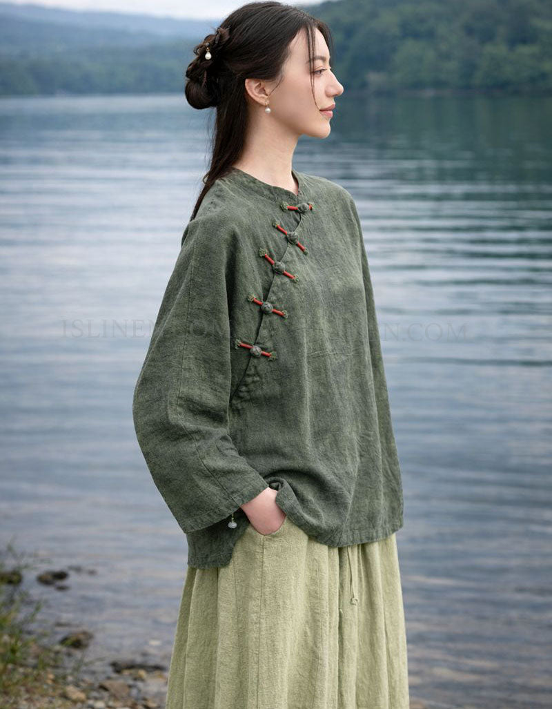 Casual button-up green linen shirt with Chinese knot buttons
