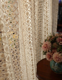 Rideau imprimé floral rustique de style campagnard avec pompon