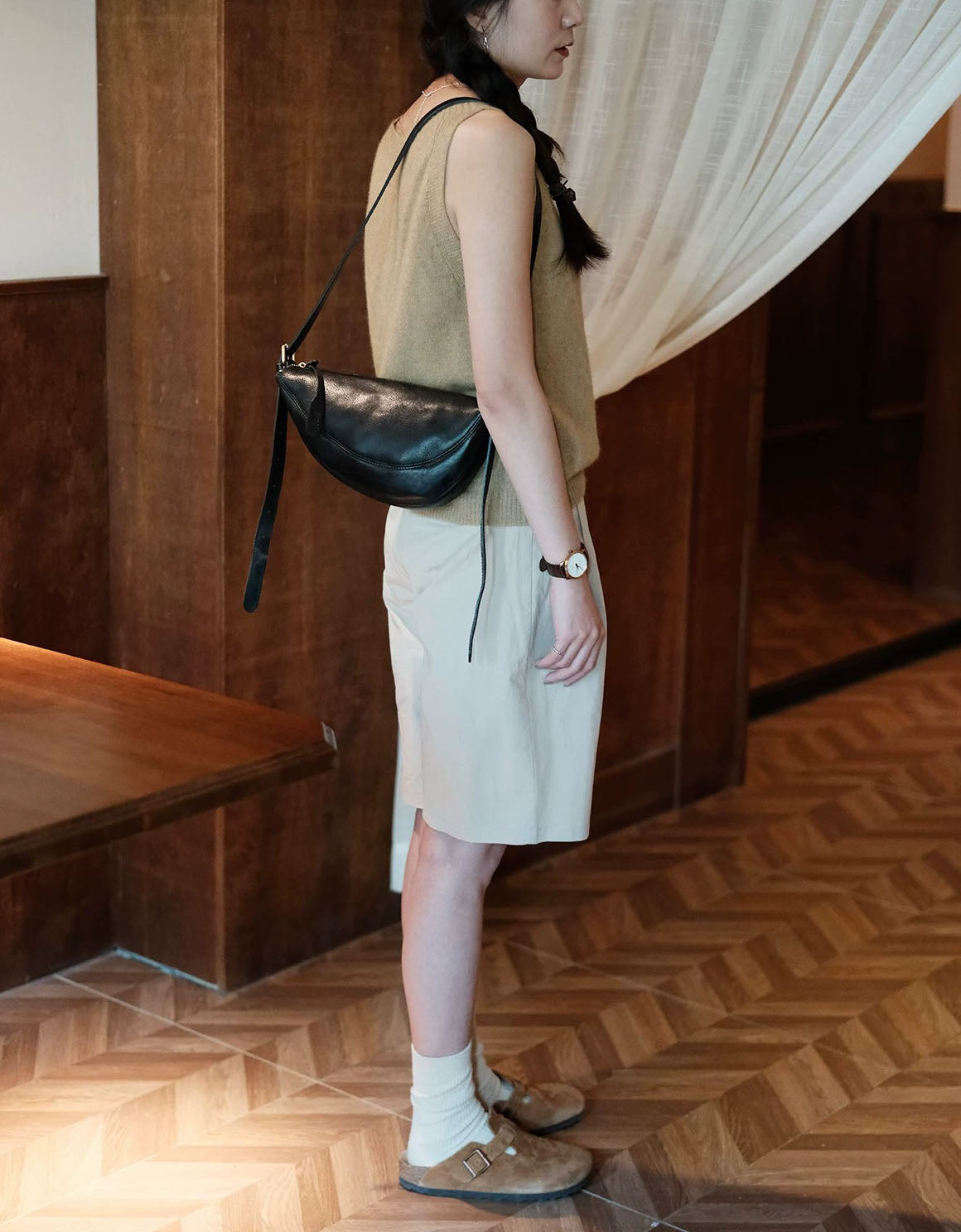 Vintage style half moon leather purse for women with lightweight comfortable shoulder carry