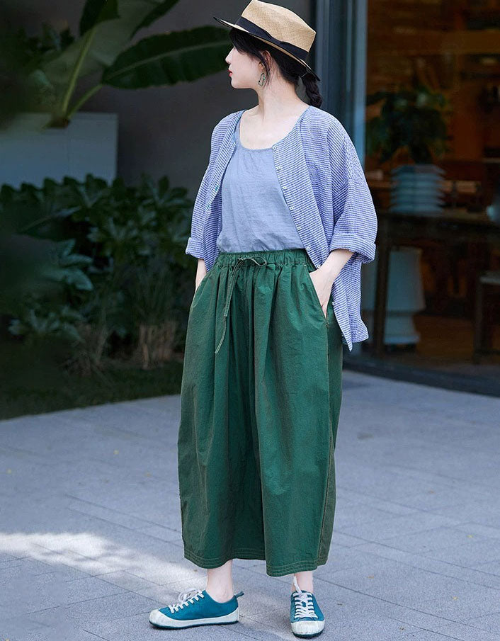Relaxed linen cropped pants side view