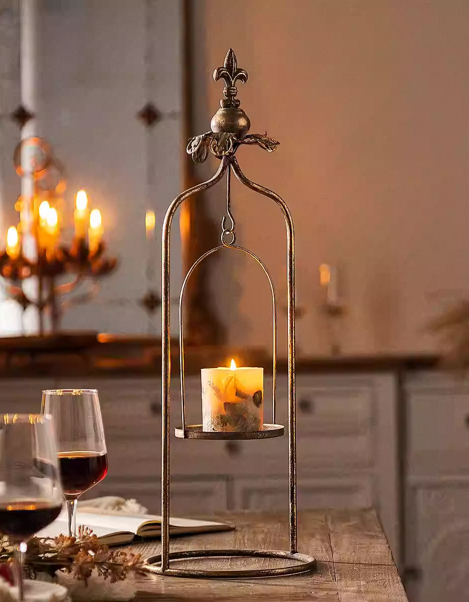 Candelabro de metal vintage para decoración del hogar