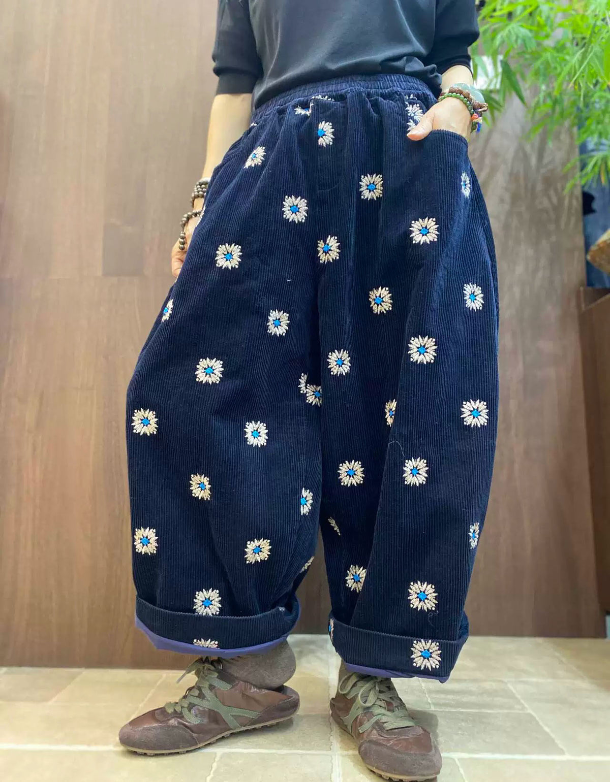 Women's Embroidered Corduroy Wide Leg Cropped Pants