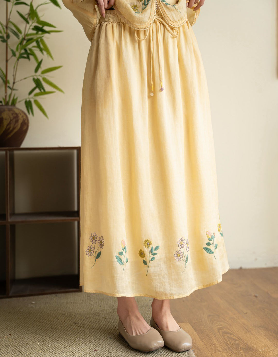 Vintage Floral Embroidery Yellow Midi Skirt for Women 2026 May Women's Collection