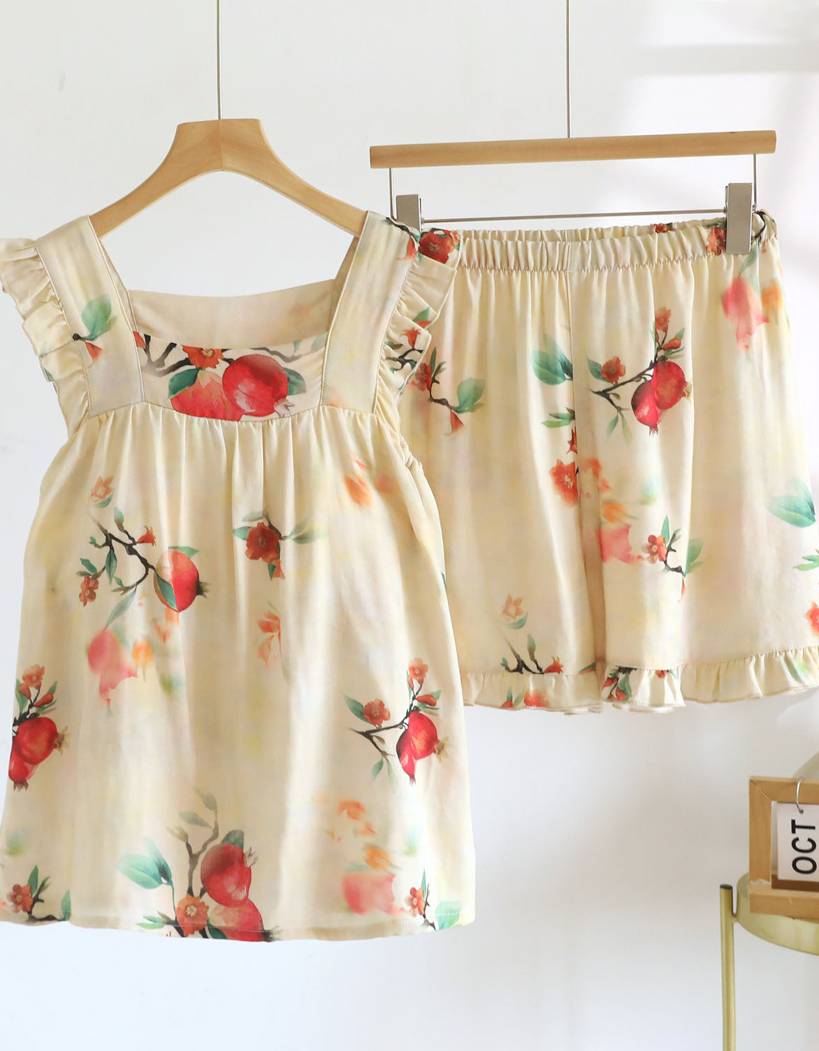 Women floral pajama shorts set with sleeveless ruffle top