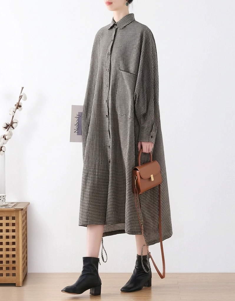 Women casual oversized plaid dress with boots and handbag
