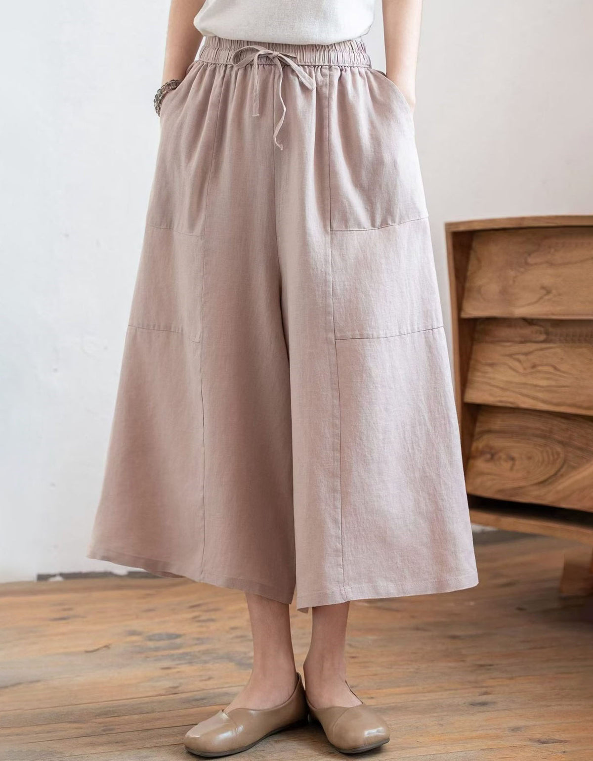 Elastic waist linen cropped trousers with pockets