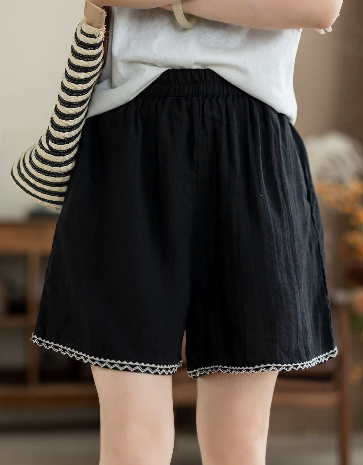 Black Women lightweight vacation shorts loose fit style