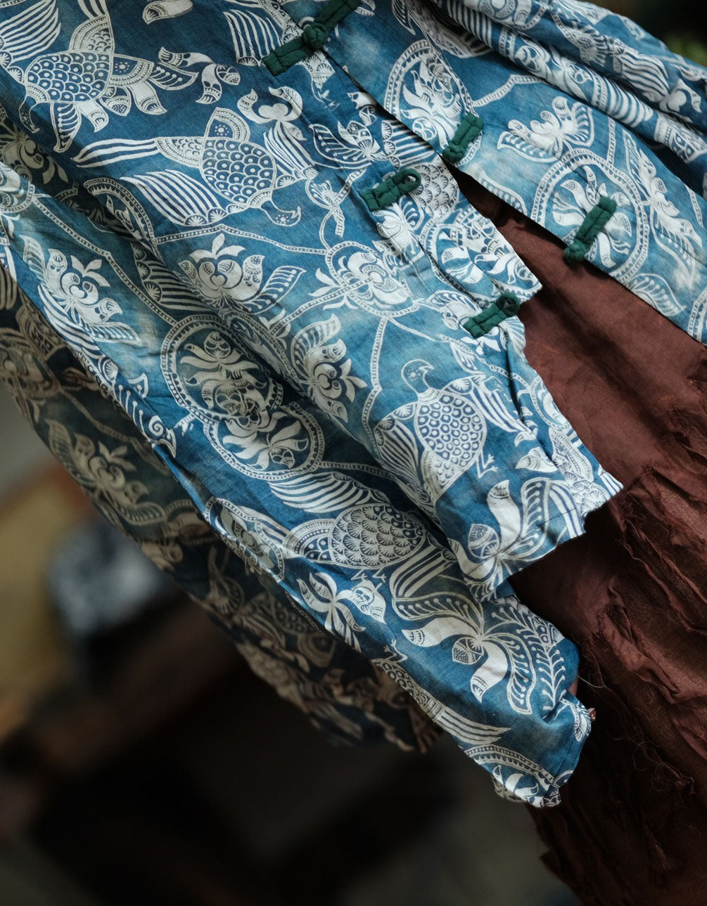 Mandarin collar detail on women oriental cardigan