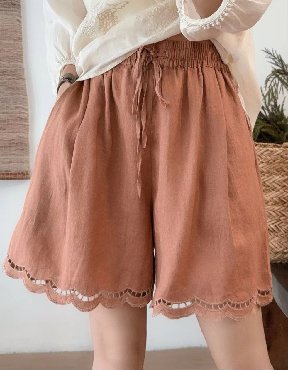Women’s Scalloped Hem Linen Shorts – Casual Loose Fit Summer Shorts