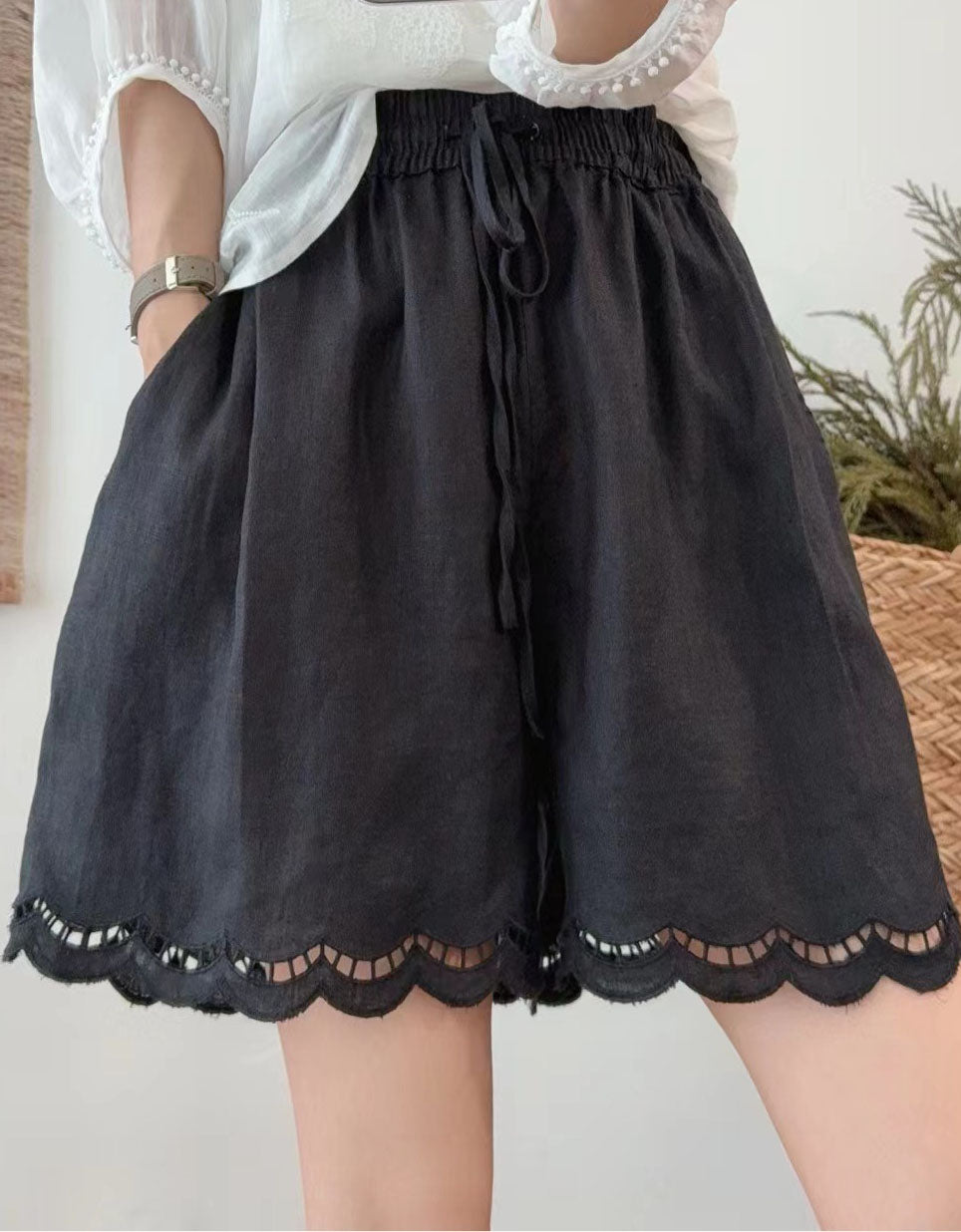 Lightweight Linen Blend Shorts for Women – Relaxed Fit Scalloped Shorts