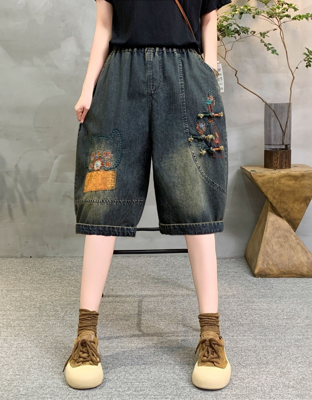 Women Vintage Casual Embroidered Denim Capri Pants