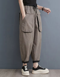 Women’s Checkered Cropped Pants with Large Pockets