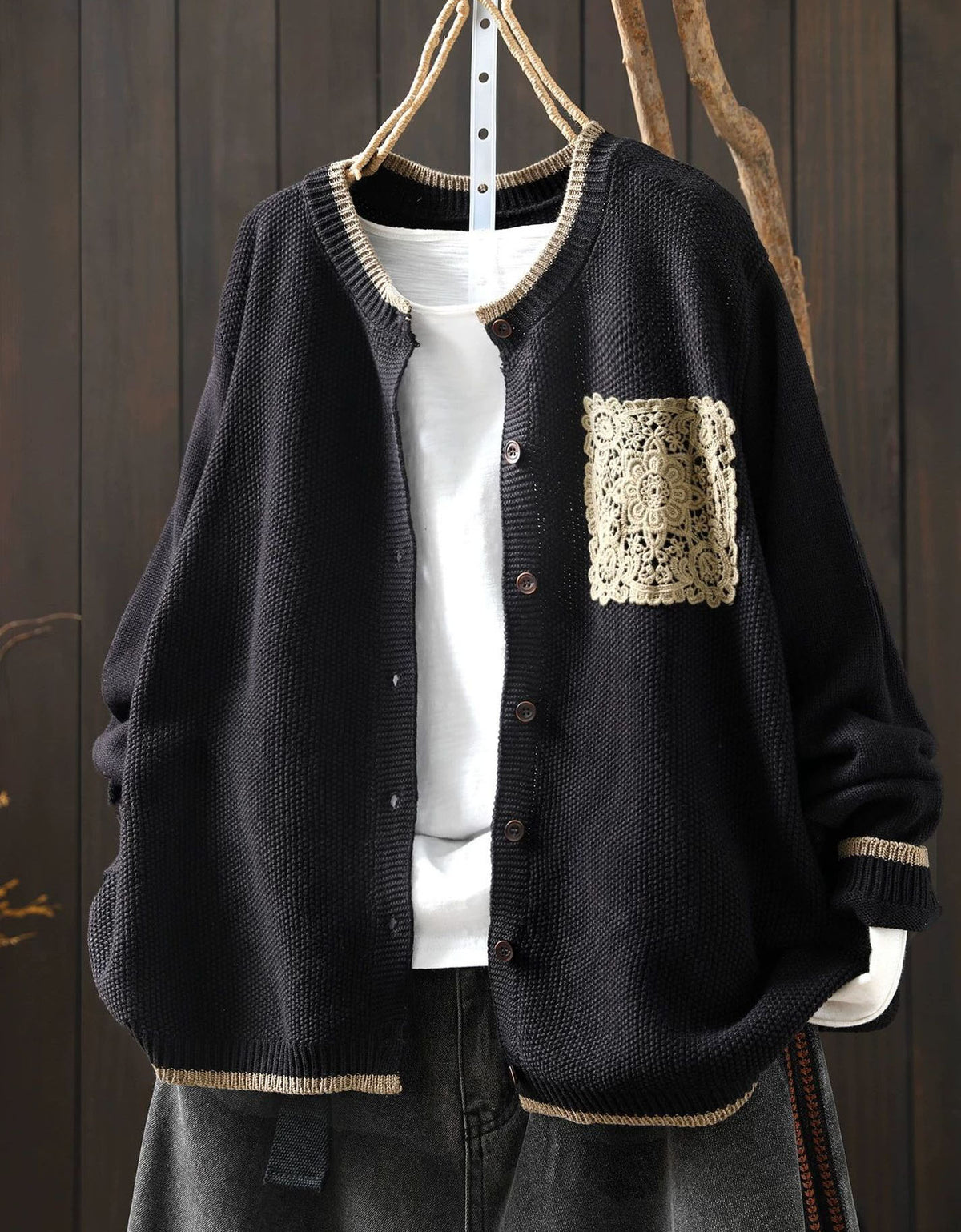 Women's Minimalist Knit Cardigan with Embroidered Patch Pocket