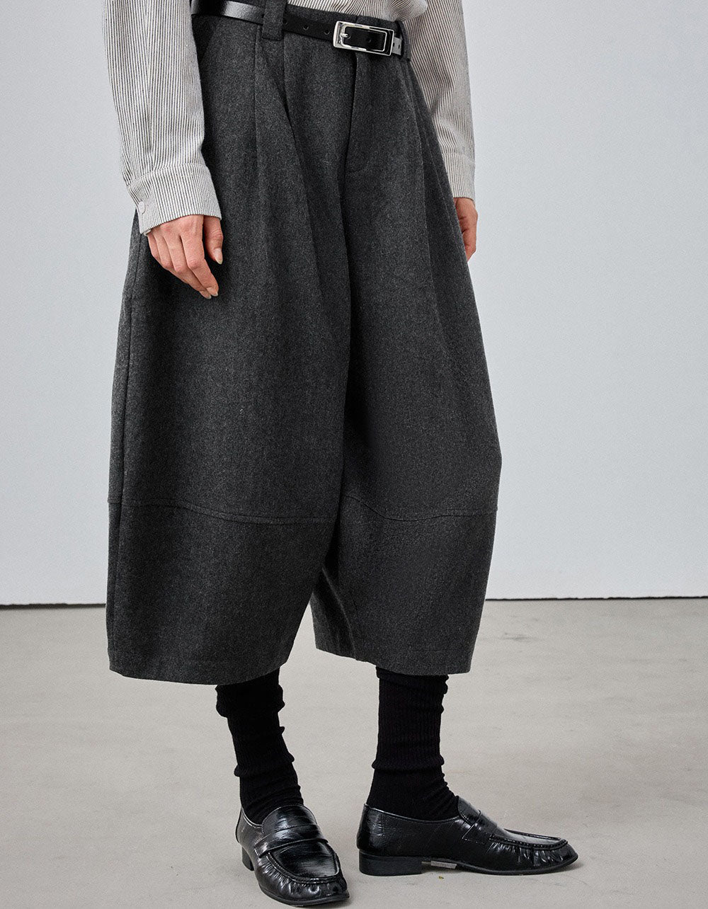 Women's Loose Fit Dark Gray Cropped Wide Leg Pants
