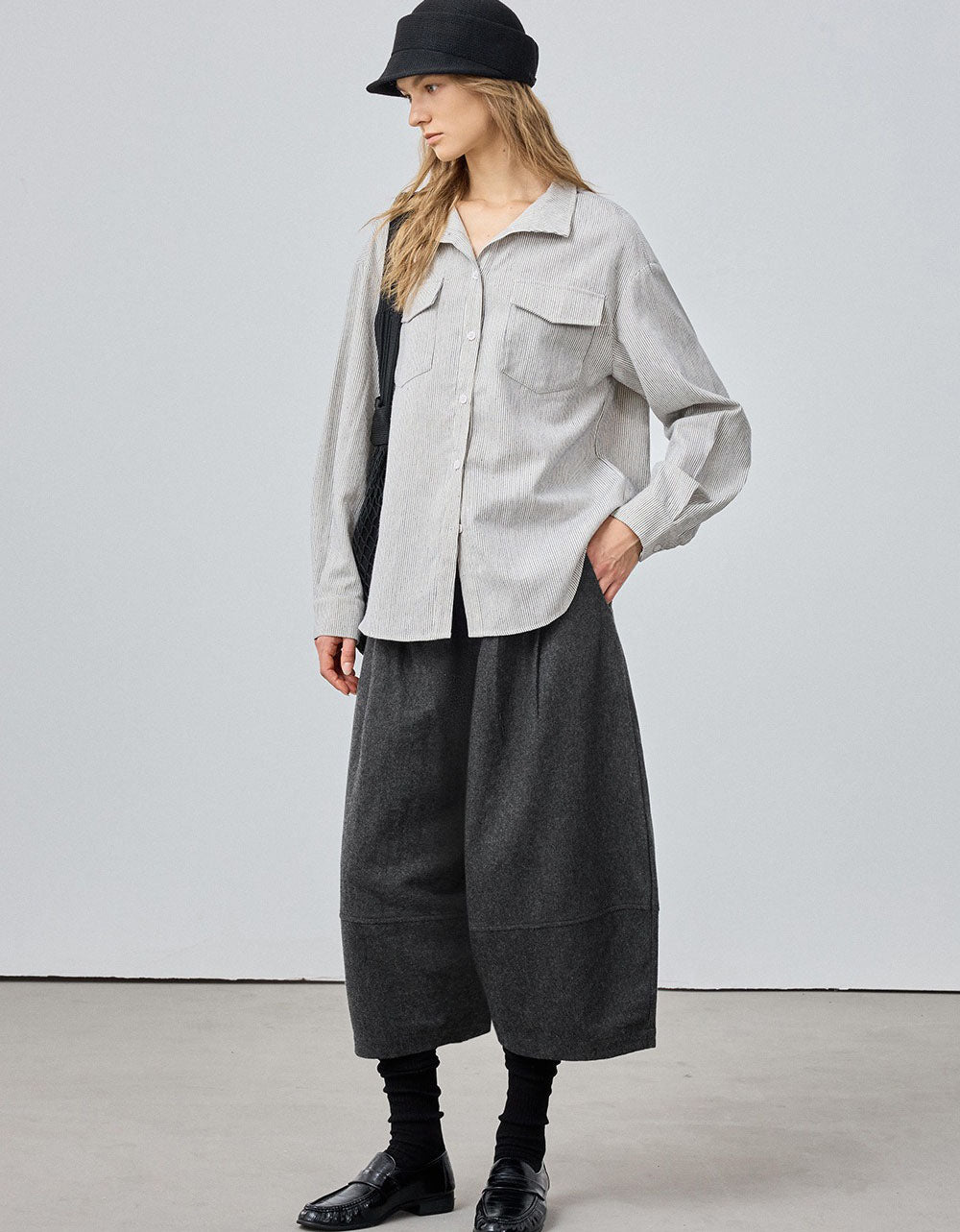 Women's Dark Gray Wide Leg Cropped Trousers