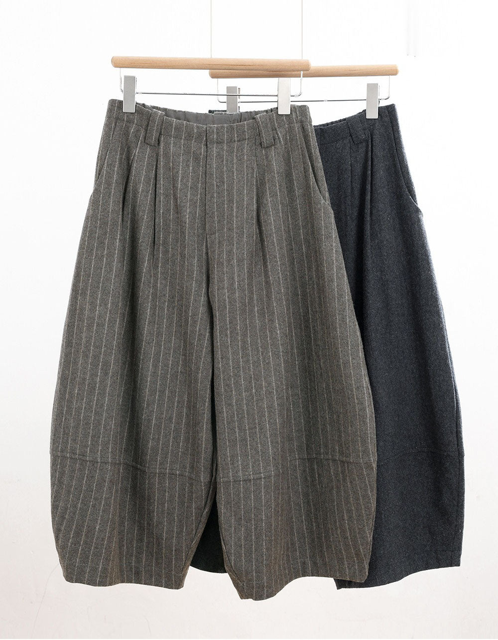 Women's minimalist charcoal gray wide leg cropped pants outfit