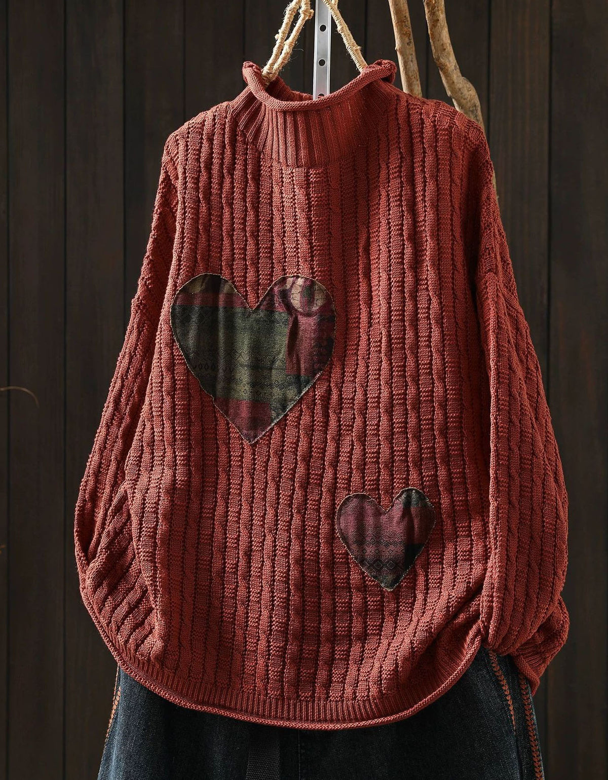 Casual women's sweater with plaid heart appliques