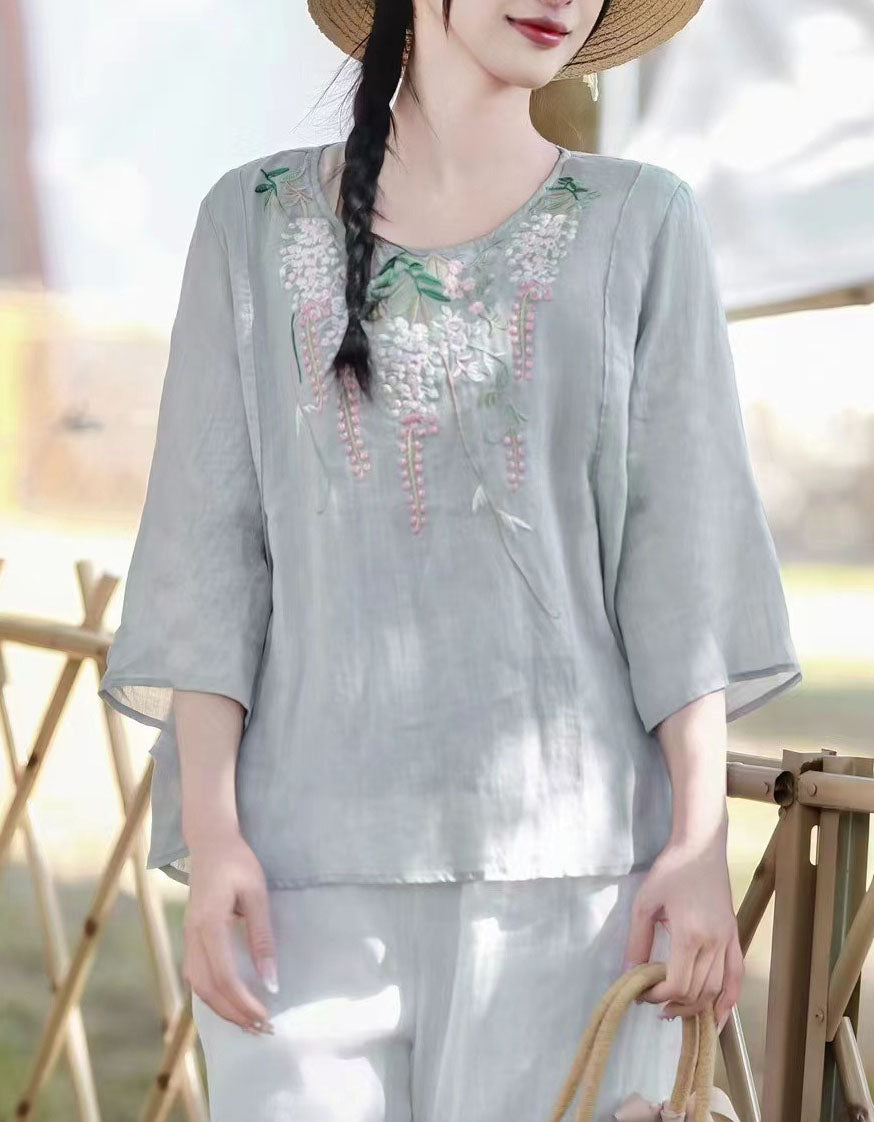 Women's Comfortable Round Neck Embroidery Shirts