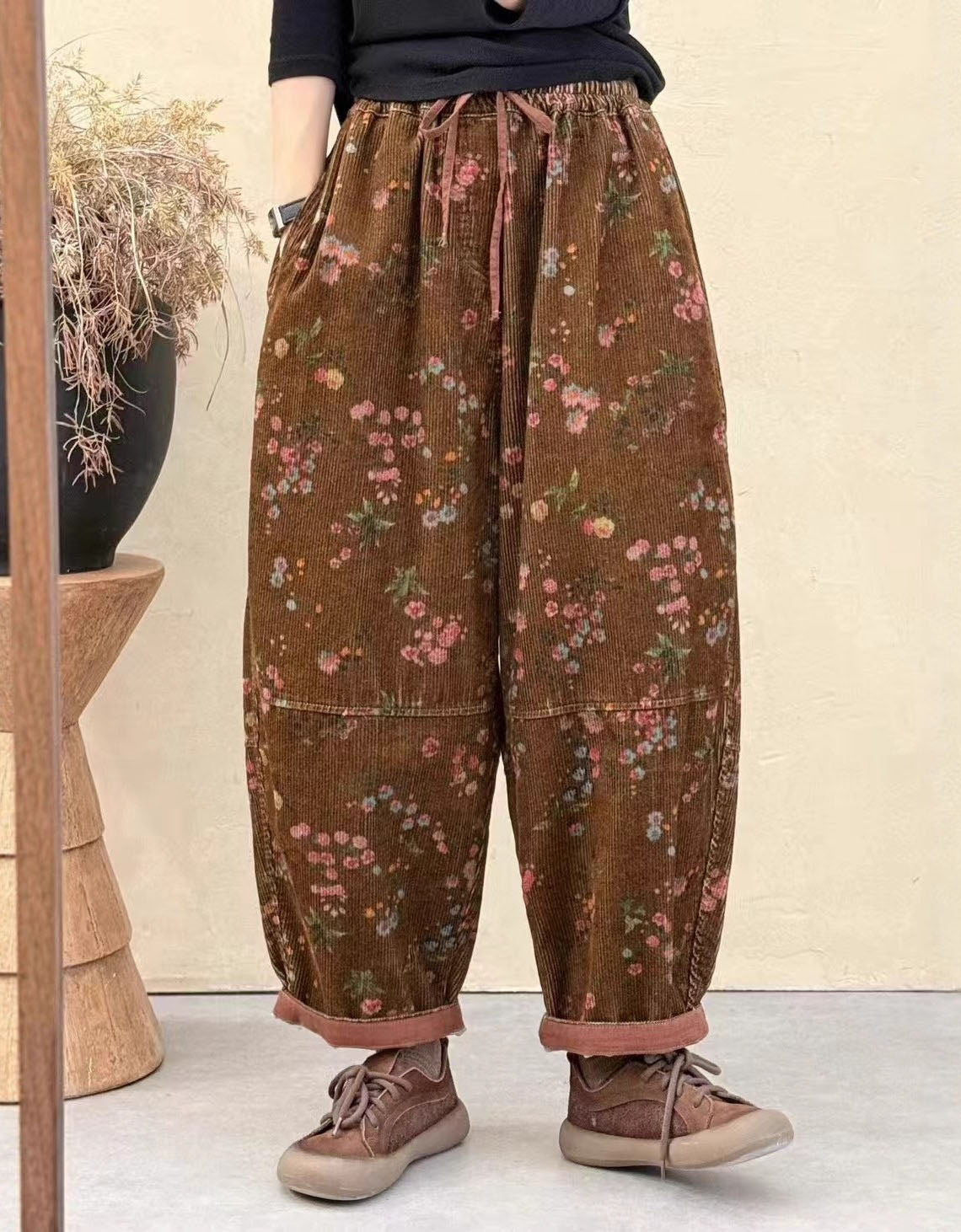 Women's Relaxed Fit Floral Pattern Baggy Corduroy Pants