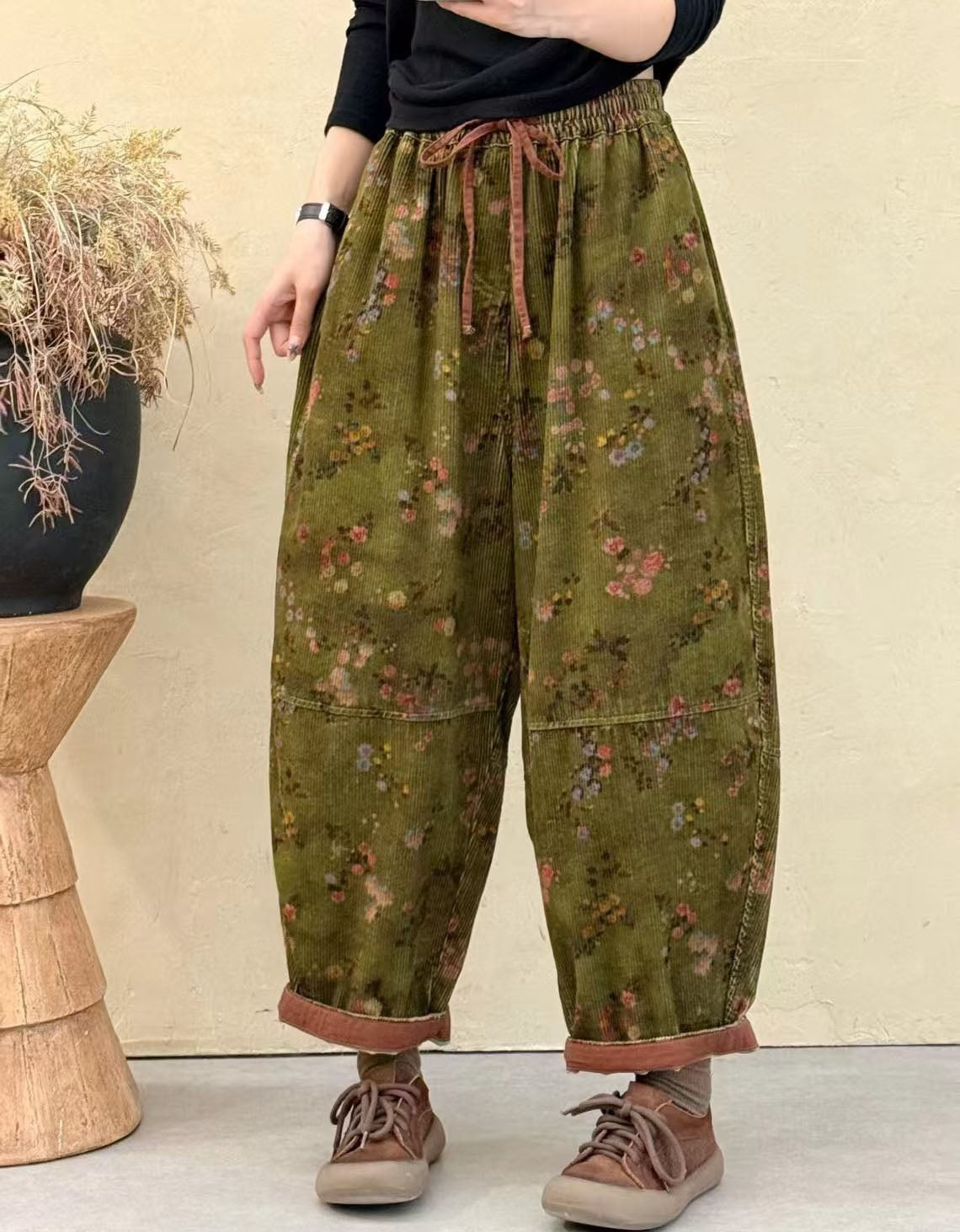 Women's Relaxed Fit Floral Pattern Baggy Corduroy Pants