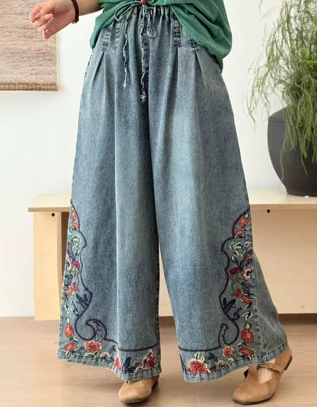 Women’s Retro Embroidered Loose Wide Leg Jeans