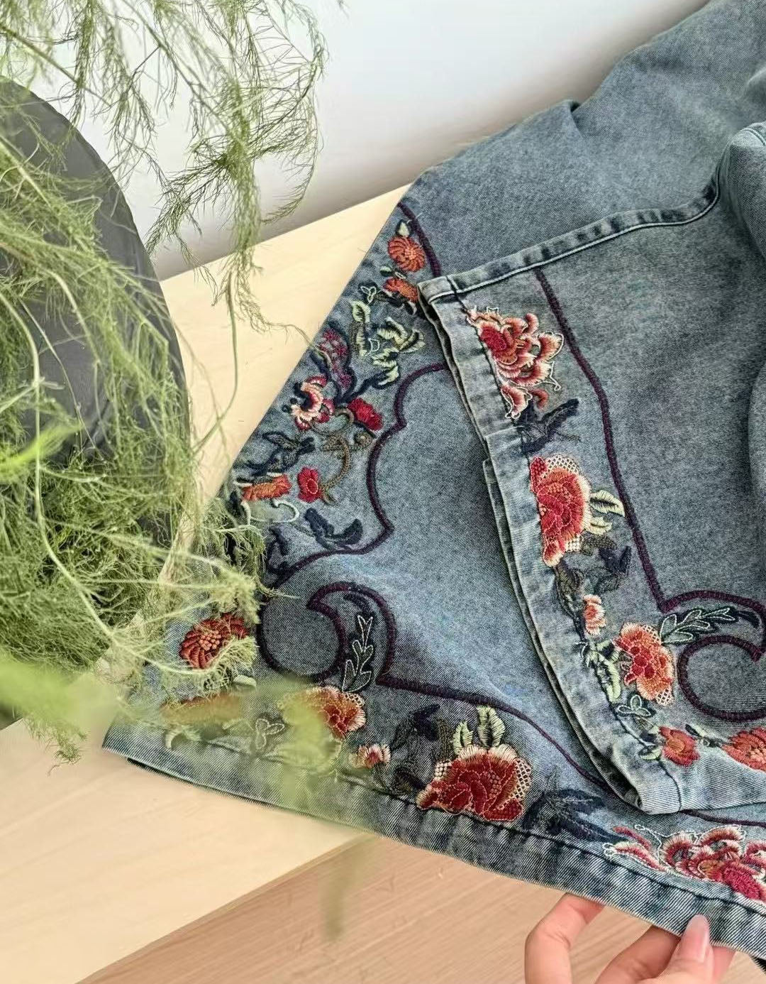 Women’s Retro Embroidered Loose Wide Leg Jeans