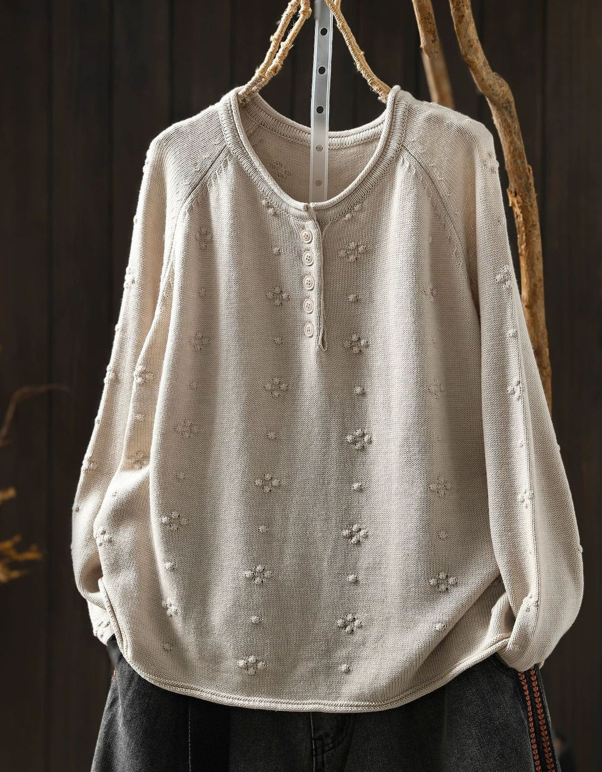 Relaxed beige floral cardigan for women's everyday wear