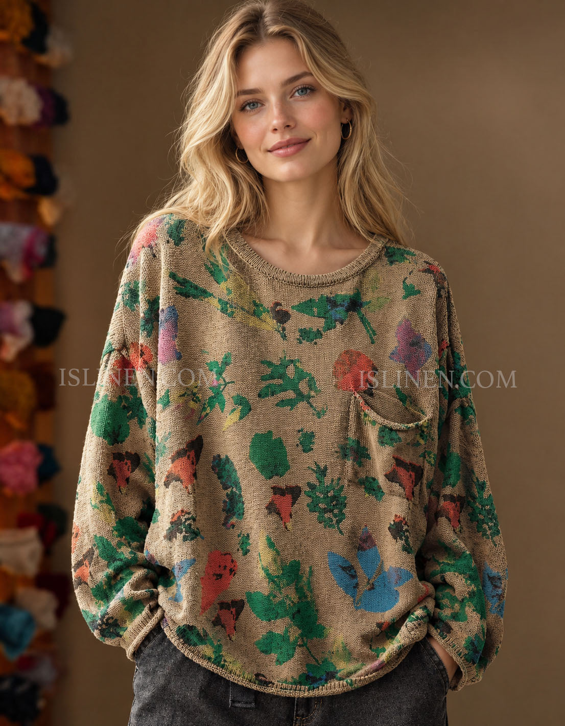 Women’s vintage beige floral print knit sweater with crew neck and long sleeves