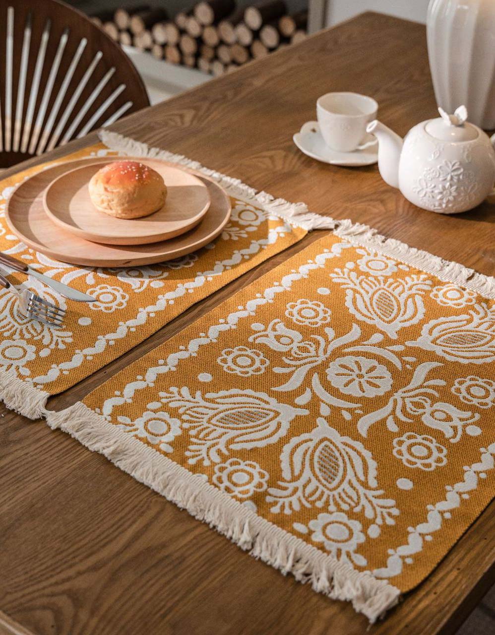 Chemin de table vintage en jacquard jaune | Sets de table